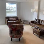 Us Embassy Spacious Apartment Nine Elms