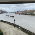 Us Embassy Spacious Apartment Nine Elms